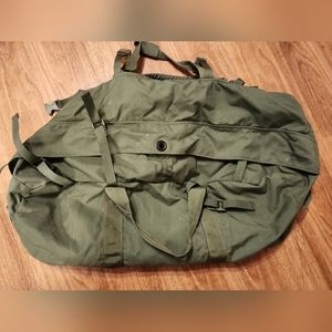 US Military Improved Duffel Travel Bag Green 8465016046541 GC